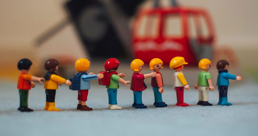 Taller «El juego como medio de desarrollo integral del niño/a».